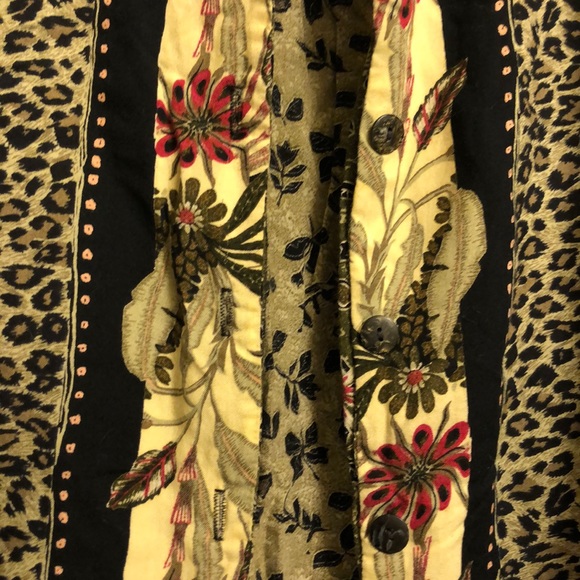 Cheetah and flower print blouse - Picture 4 of 7